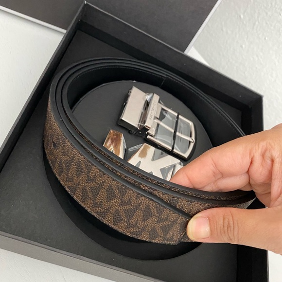 Michael Kors 4-In-1 Logo Belt Box Set